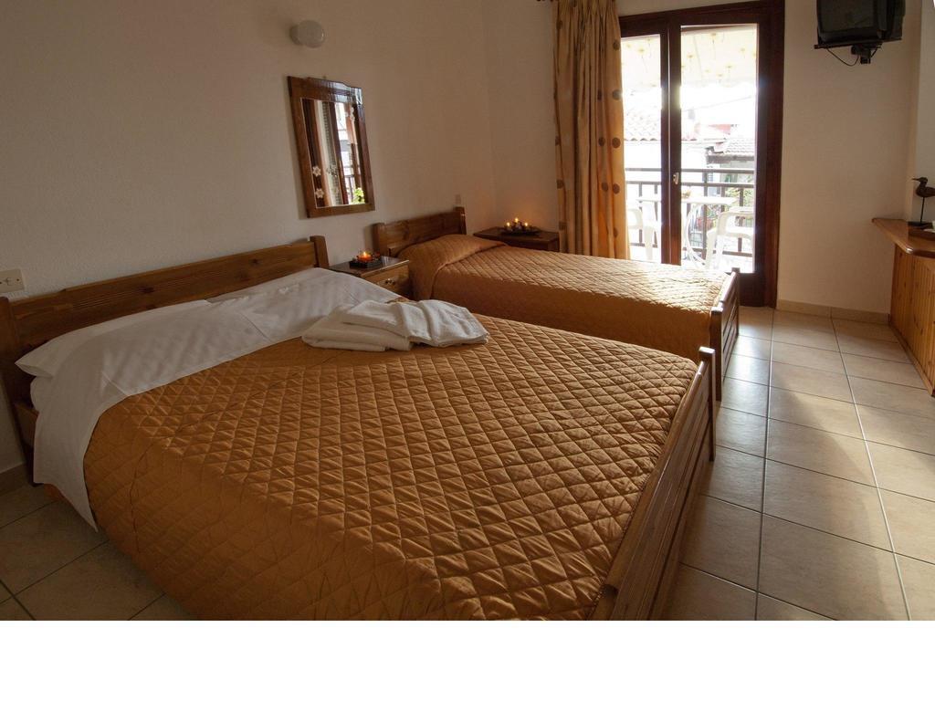 Hotel Platanidia Стая снимка